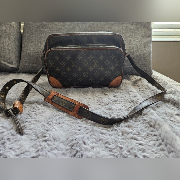 Louis Vuitton Vintage Nile Monogram shoulder bag